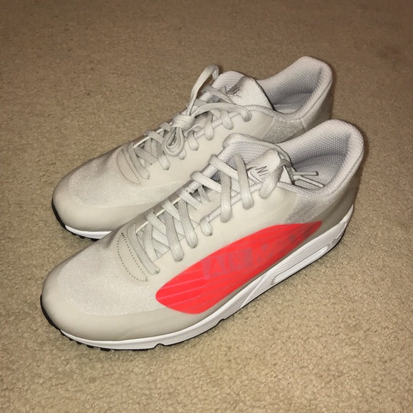 Air Max - Picture 1 of 4